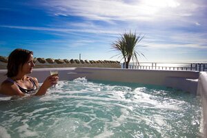 Riviera hot tub in Ventnor